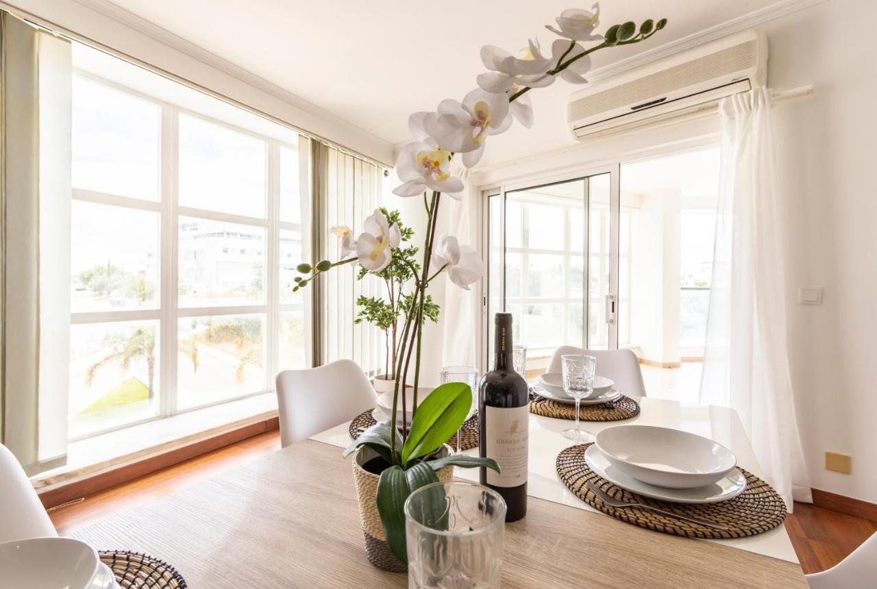 Spaceful Apartment In Albufeira Buitenkant foto