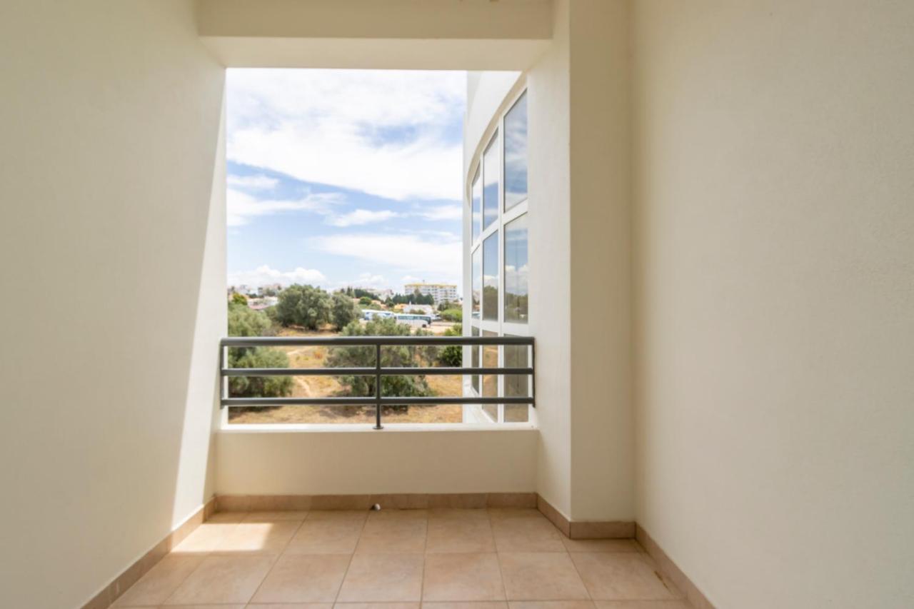 Spaceful Apartment In Albufeira Buitenkant foto