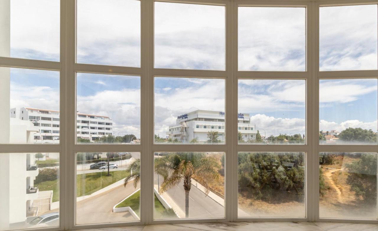 Spaceful Apartment In Albufeira Buitenkant foto